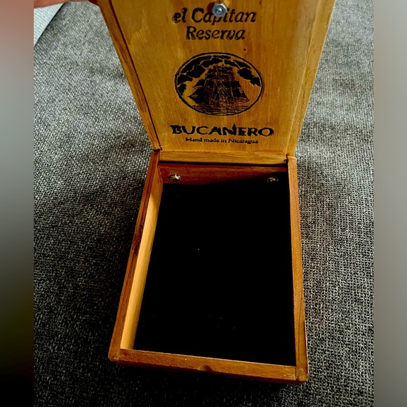 📞 Talk about unique?! Handmade Cigar Box Handpurse in cigar box size - Picture 5 of 5